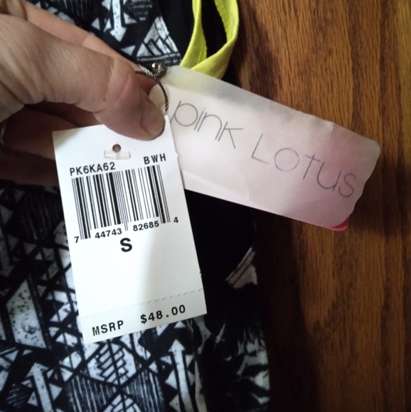 Was💲22! 🆕️ Pink Lotus active wear top - Picture 4 of 12